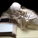 無意識のクセは、やがて体の歪みへと変化しちゃうかもしれません。